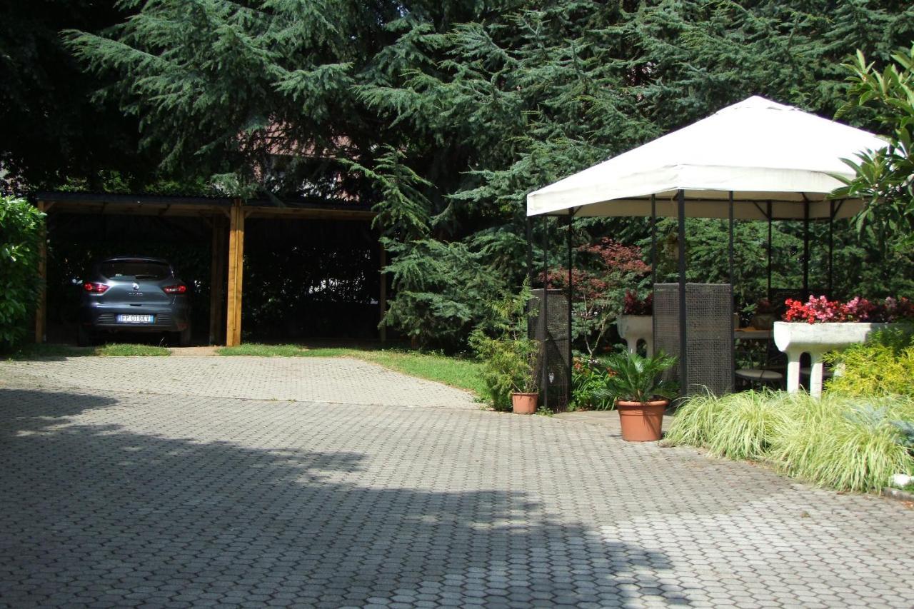 Monolocali In Casa Con Giardino Bellagio Apartment Exterior photo